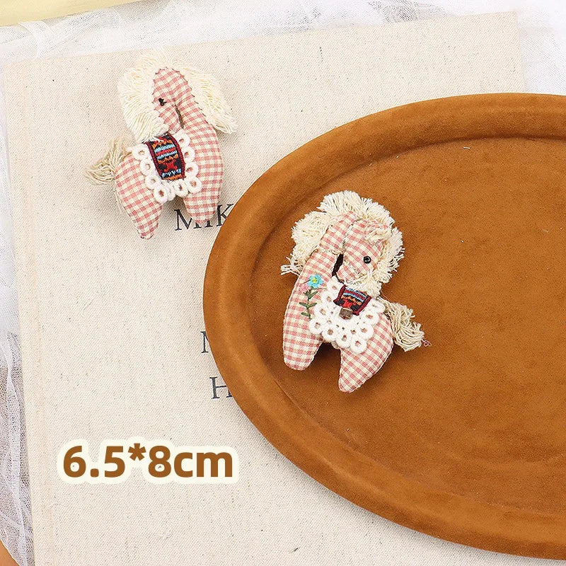 Adorable Pink Plaid Horse Brooch 3D Stuffed Fabric Embroidered Pony Pin for Girls Hair Clip Bag Charm Kawaii Animal Gift