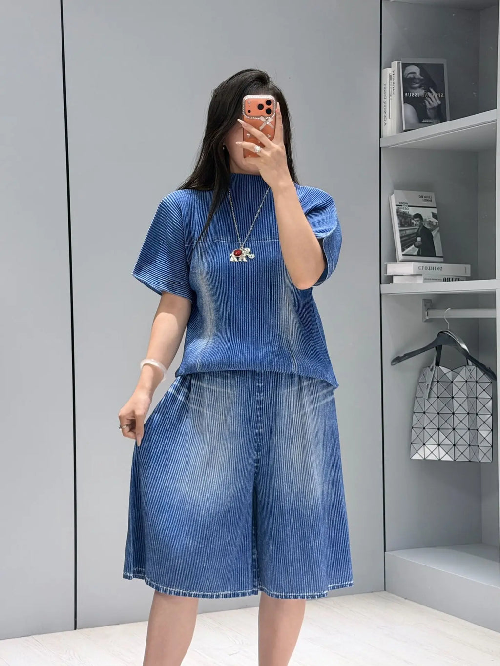 Miyake Pleated Faux Denim Two-Piece Set: Short-Sleeved Top and Loose-Fitting Wide-Leg Casual Pants