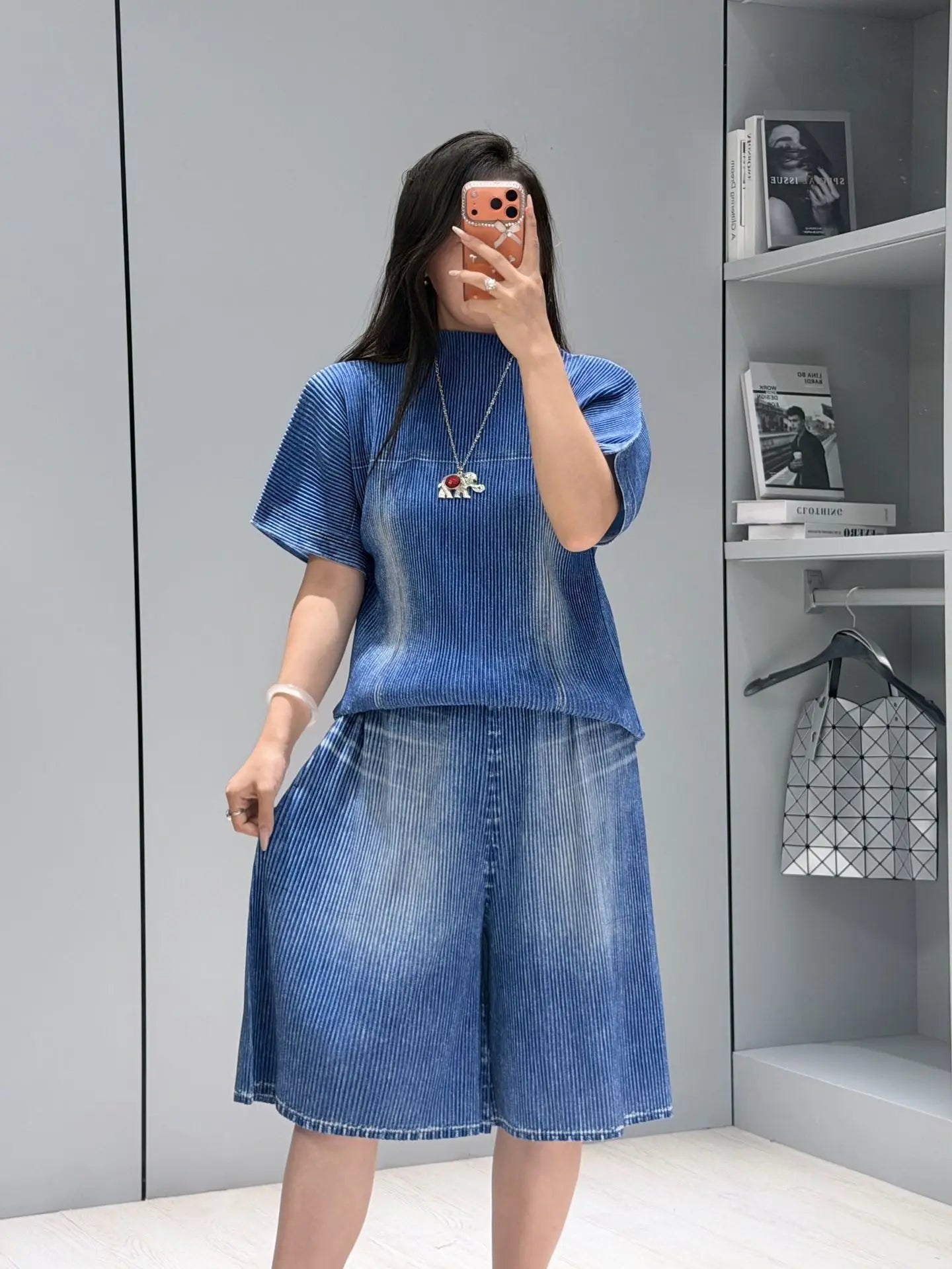 Miyake Pleated Faux Denim Two-Piece Set: Short-Sleeved Top and Loose-Fitting Wide-Leg Casual Pants