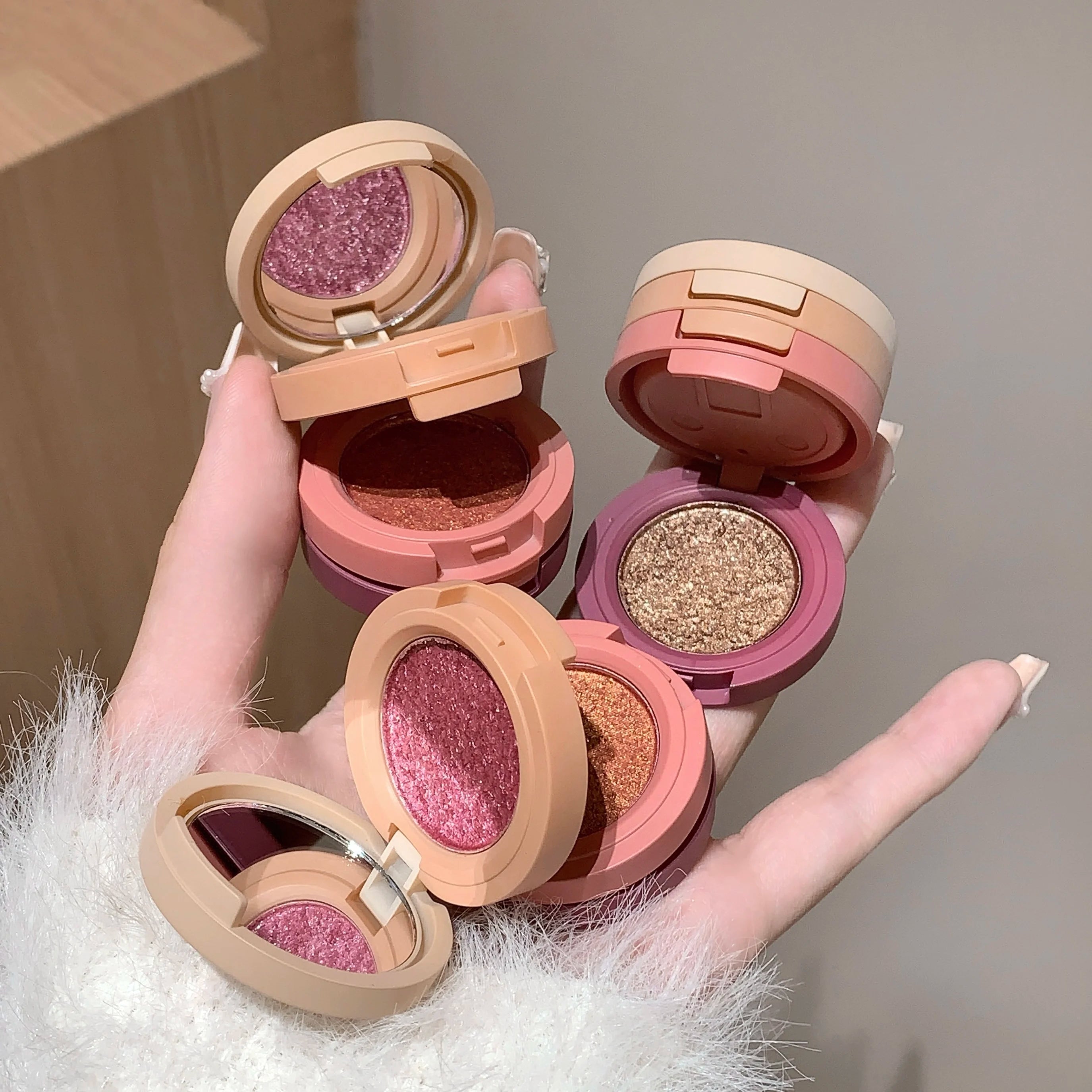 SHAQINUO Three-color Flip-top Eyeshadow Matte Pearlescent Earth-tone Eyeshadow Palette, One Palette to Complete Your Makeup
