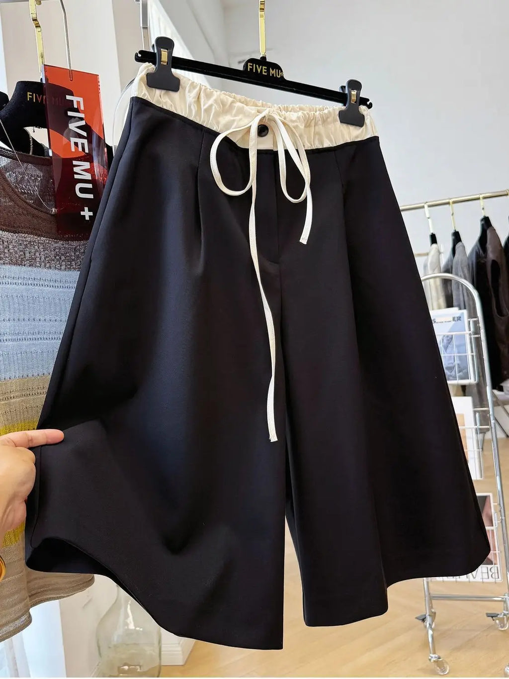 Women's Black Wide-Leg Shorts Contrast Elastic Waist Drawstring Loose Fit Casual Summer Bot