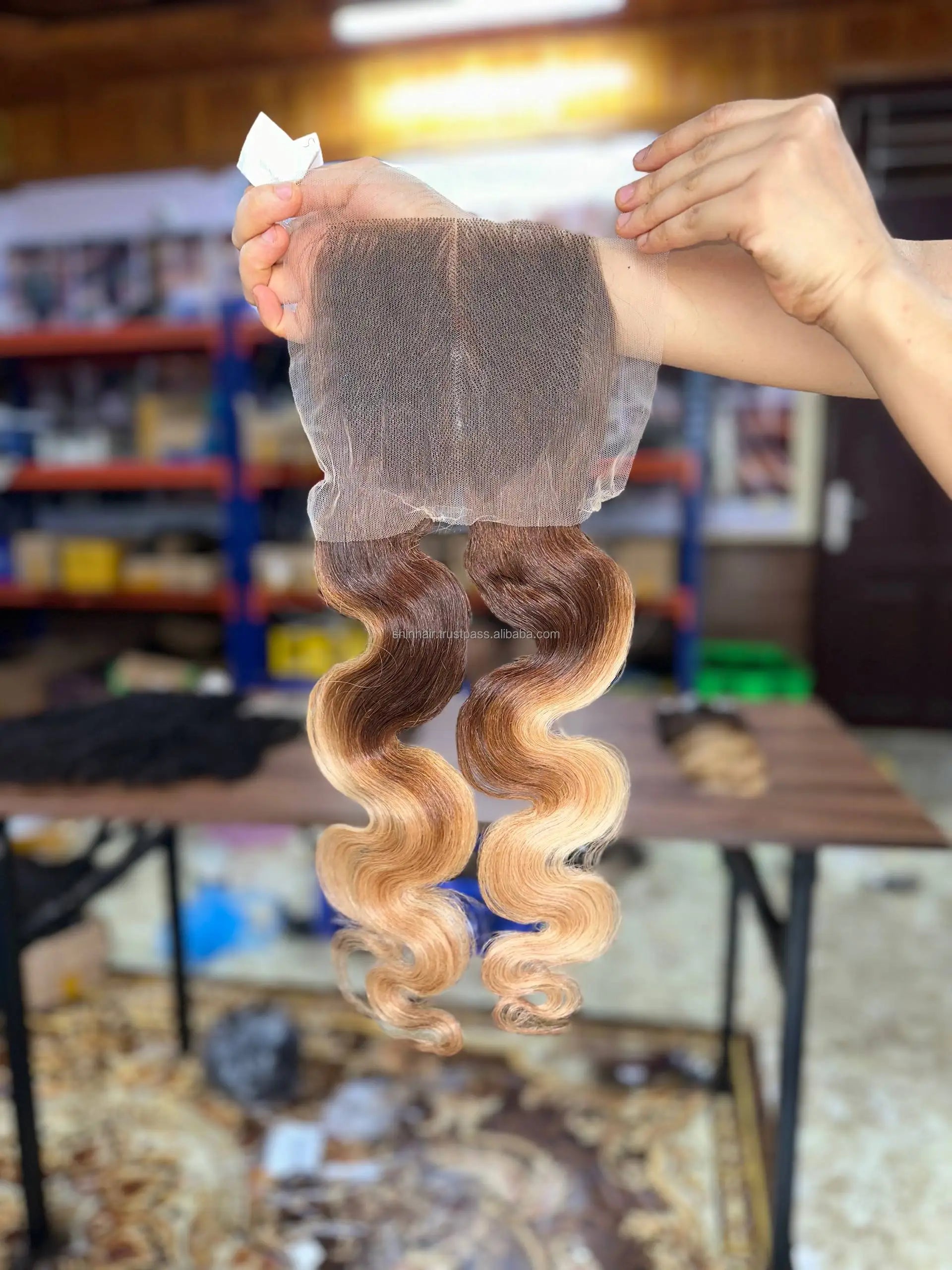 Vietnamese Virgin Human Hair Bundle Vendor Extensions Unprocessed Body Wave Weave with Closure Honey Blonde Highlights Bundles