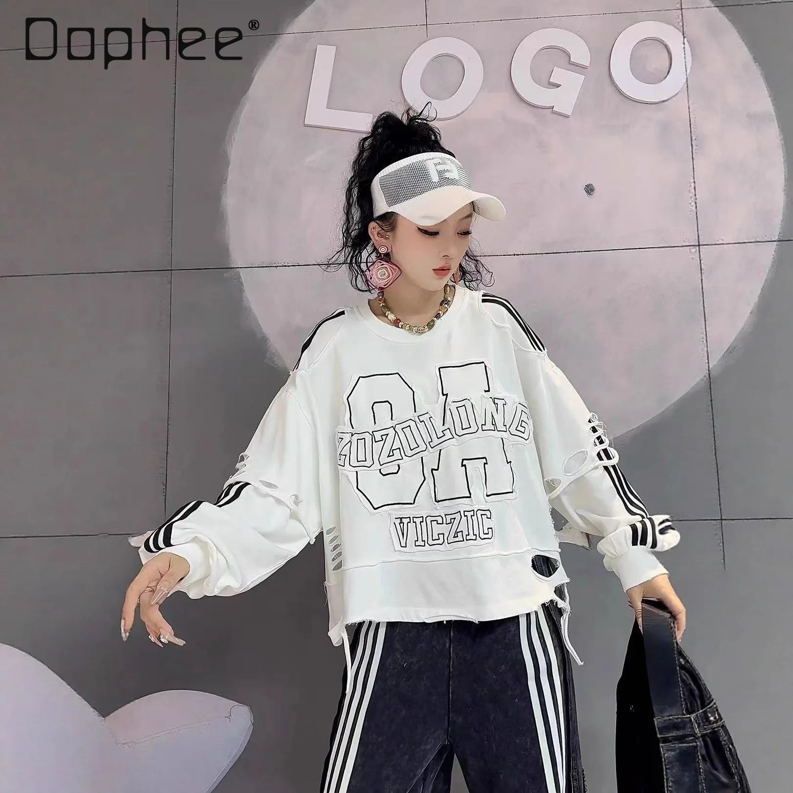 2025 Autumn New European Goods Sweatshirt Distressed Washed Letters Embroidery Patch Ripped Loose Casual Short Sweatshirt Women