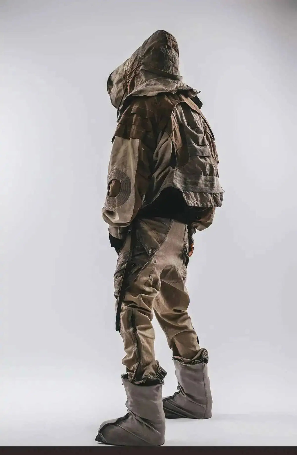 HKSH Autumn New Men's Hooded Distressed Patchwork Folded Waste Land Tactical Punk Techwear Shoulder Batwing Sleeve Jacket HK2392