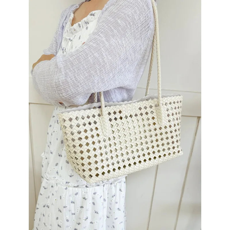2026 New Fashion Hollow Out Woven Tote Bag for Women Large Capacity Commute Single Shoulder Handbag for Summer
