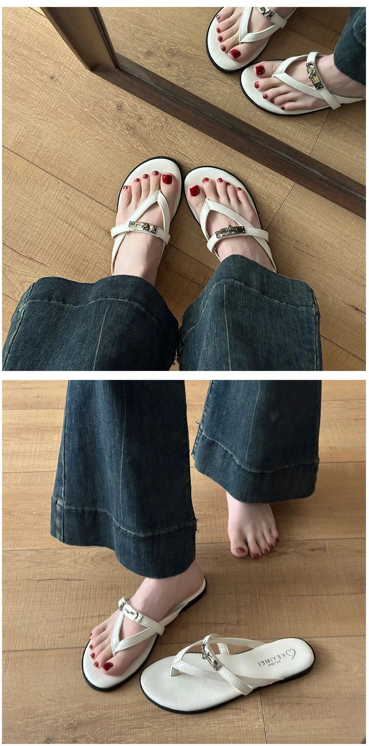 2026 New Fashion Casual Slip-On Flat Bottom Sandals with Lock Buckle for Beach Vacation Women Breathable Comfortable PU Leather