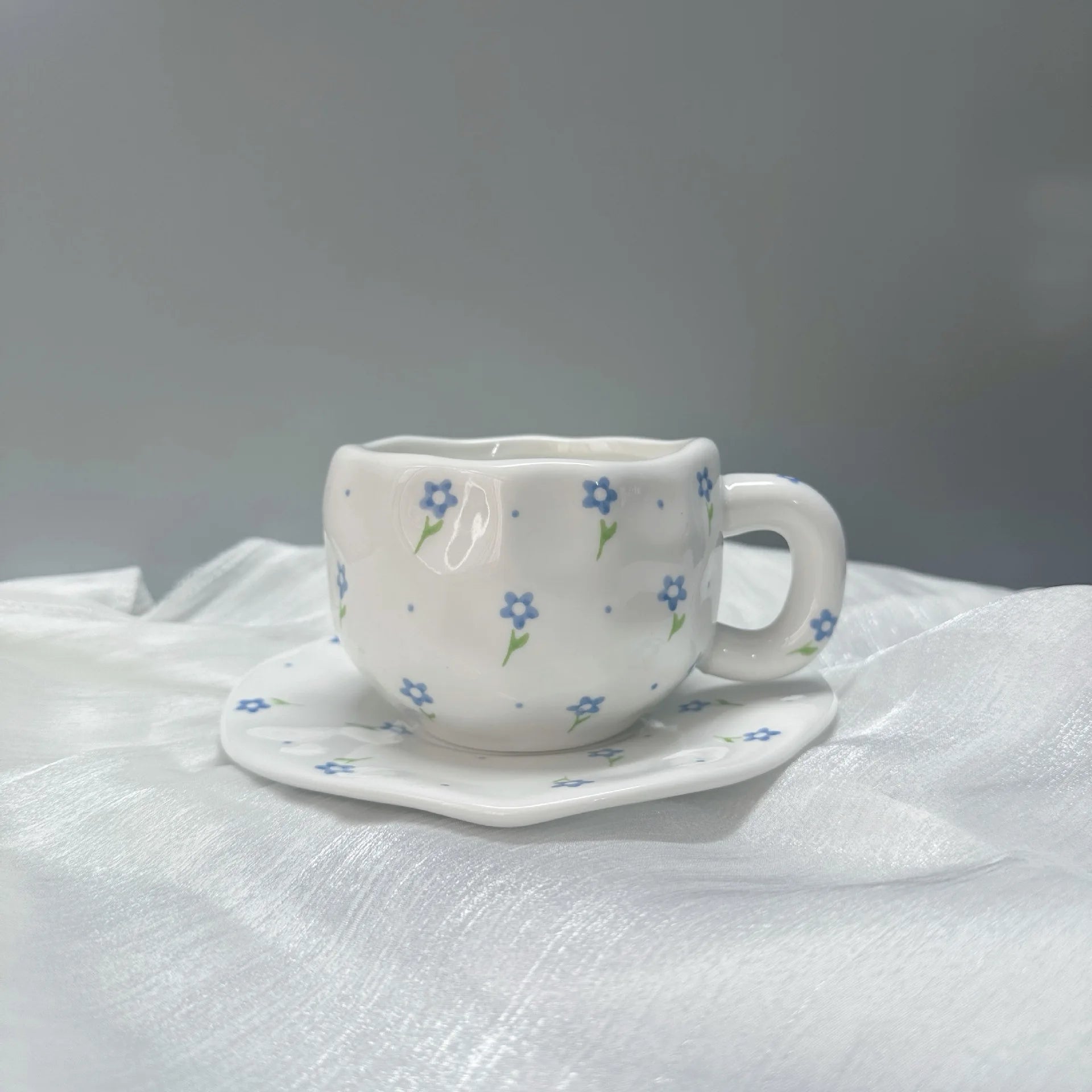 ins style retro flower ceramic cups and saucers, hand-squeezed irregular coffee cups and saucers, afternoon tea cups and saucers