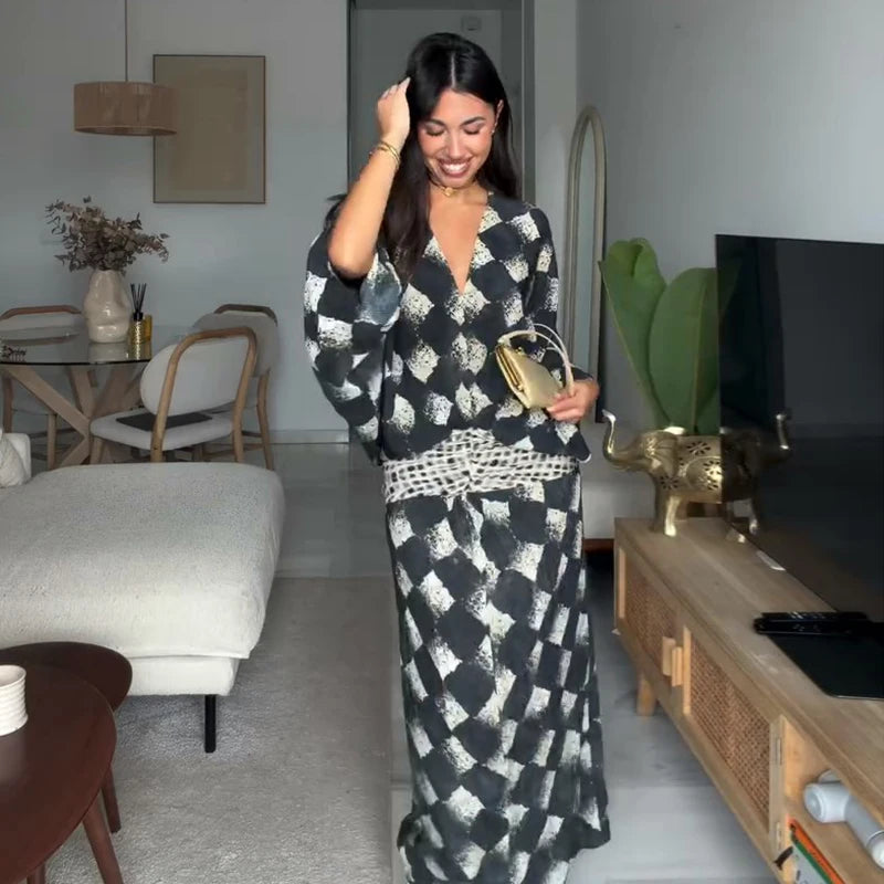 V-Neck Loose Waist Cinched Long Dress Woman Contrasting Colors Short Sleeve Pleated Maxi Dresses Chic Vacation Women's New Dress