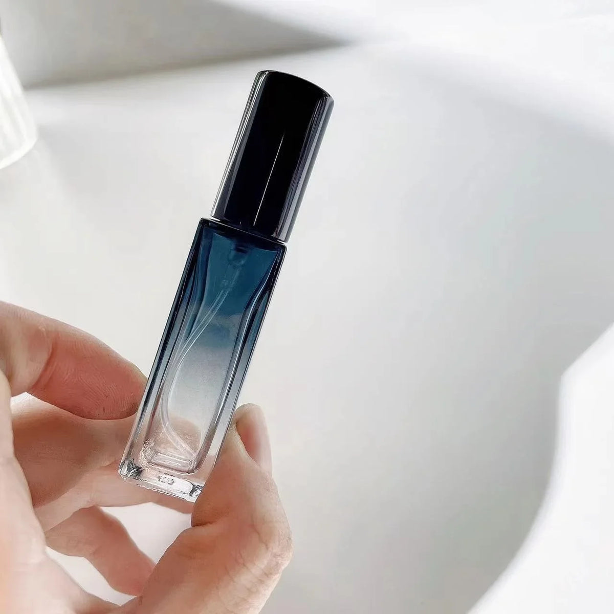 Gradient Blue Perfume Bottle 5ml 9ml 20ml Empty Glass Parfume Atomizer Travel Cosmetic Refillable Spray Bottle Sample Vials