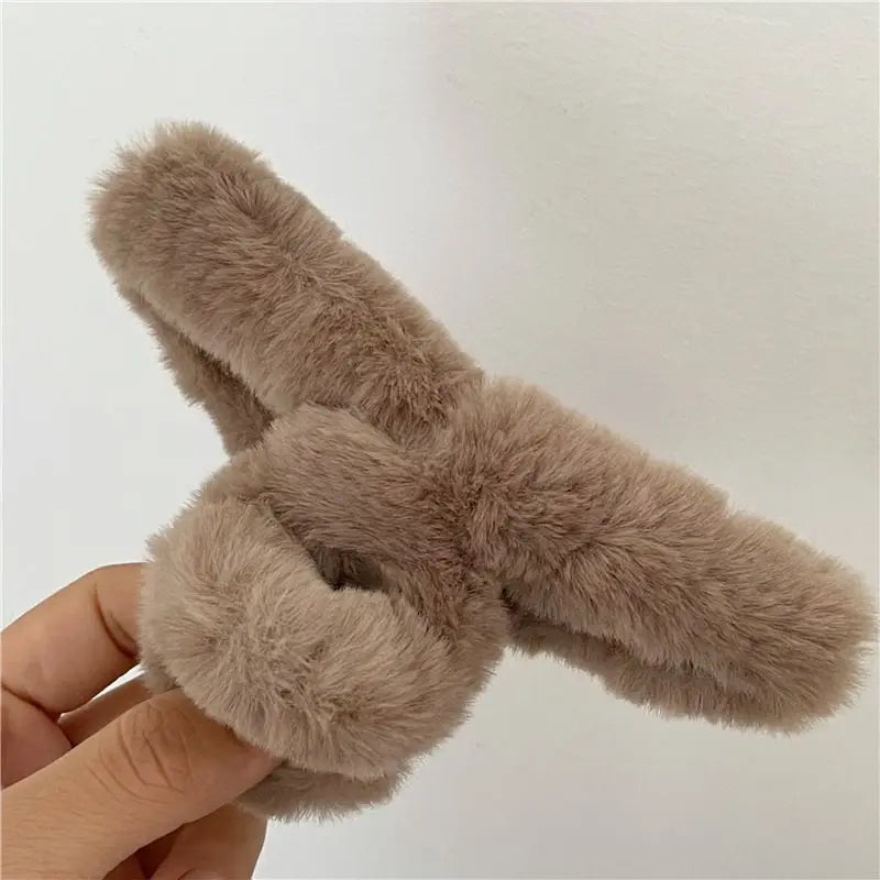 Soft Milk Coffee Color Series Imitation Fur Rabbit Fur Back Head Updo Hair Claw Warm Large Plush Shark Clip Barrettes Hair Claws