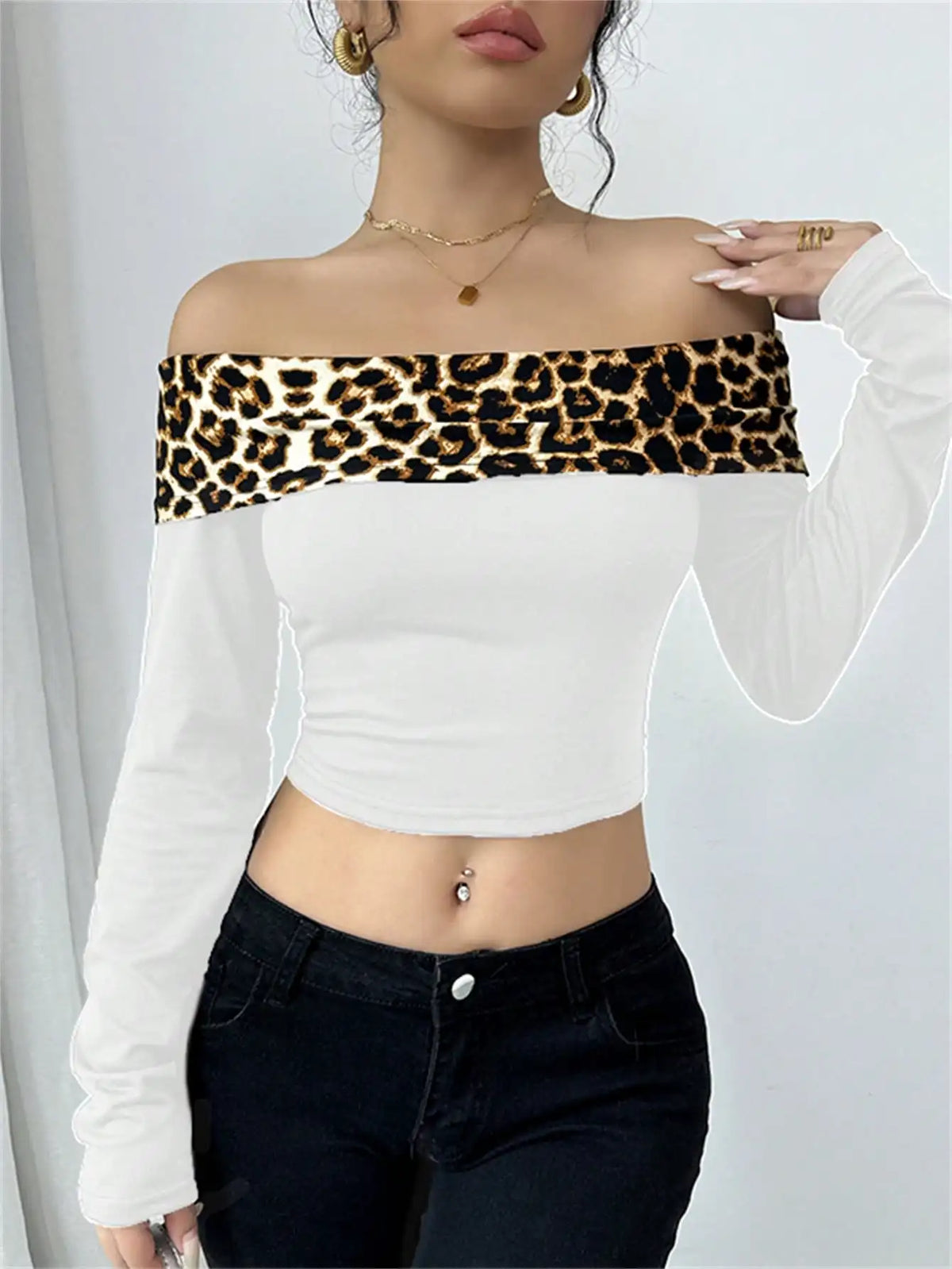 Women Leopard Print Off Shoulder Long Sleeve Crop Top Slim Fitted Y2K Street Casual Long Sleeve T-shirt