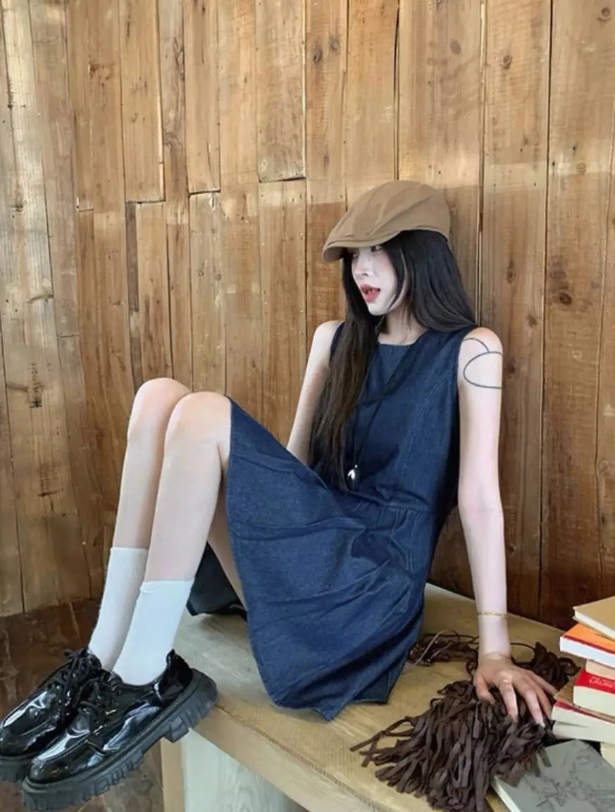 Retro Literary Round Neck Denim Vest Skirt For Women Summer New Loose Slimming Pleated A-line Skirt