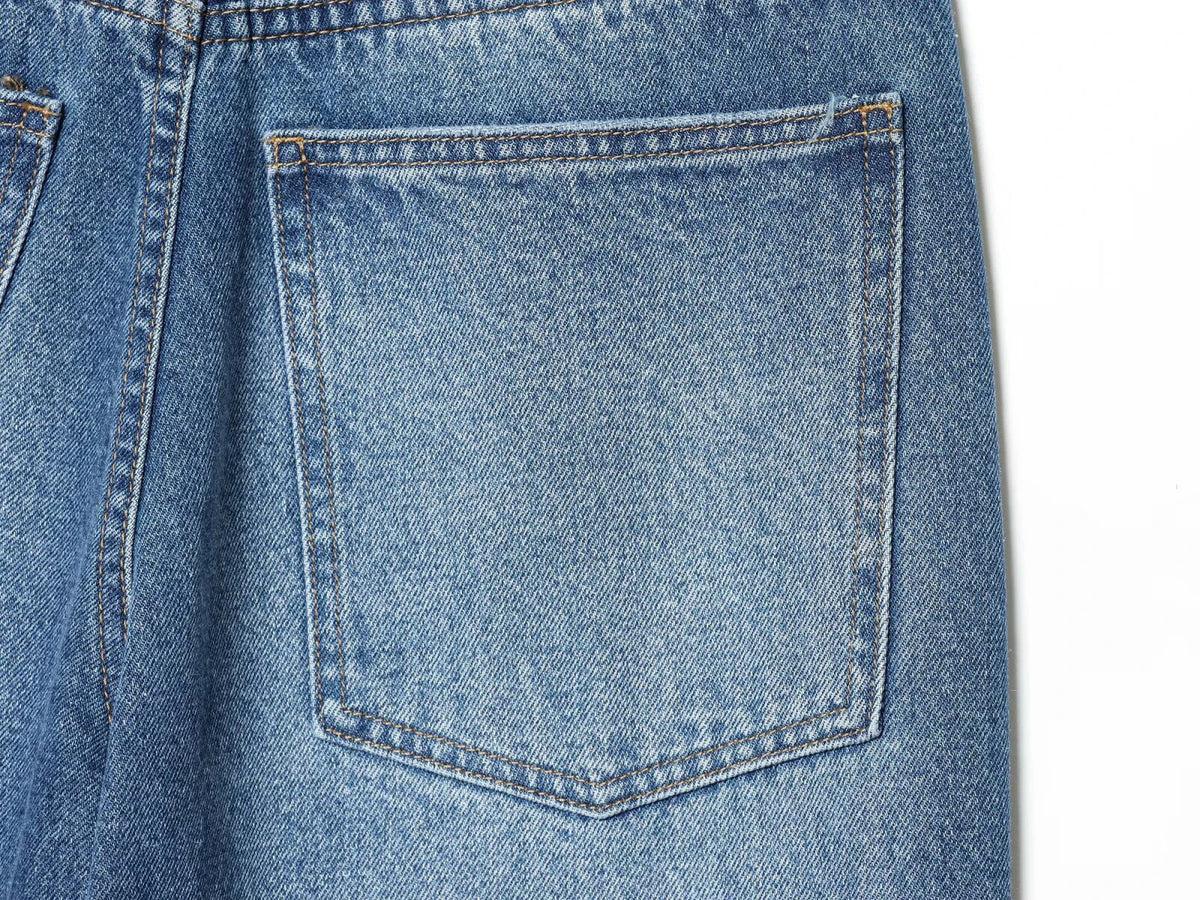 European and American style 2025 winter new women's clothing mid waist balloon version sickle bending knife jeans