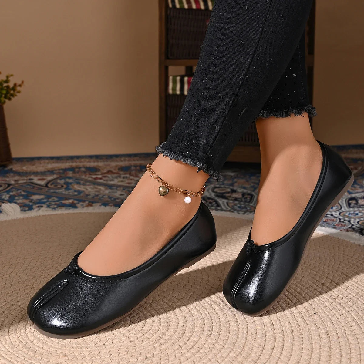 Japanese Style Tabi Ninja Shoes Women Cozy Leather Flats Split Hoof Toe Loafers Femme Mary Jeans Mocasines Ladies Ballerina Shoe