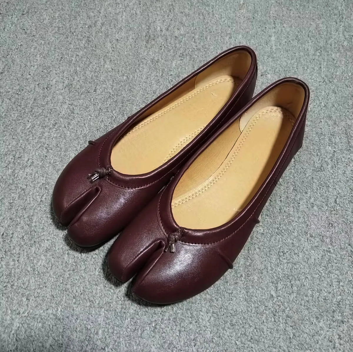 Split Toe Women Ballet Flats Fashion Tabi Shoes Casual Slip-on Loafers Ladies Pleated  Leather Espadrilles Zapatillas Mujer