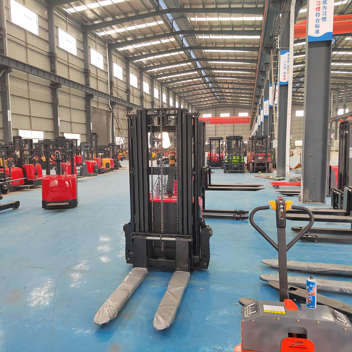 Portable Lifting Platform, Manual Hydraulic Warehouse Hoist, Small Loading Flatbed Vehicle