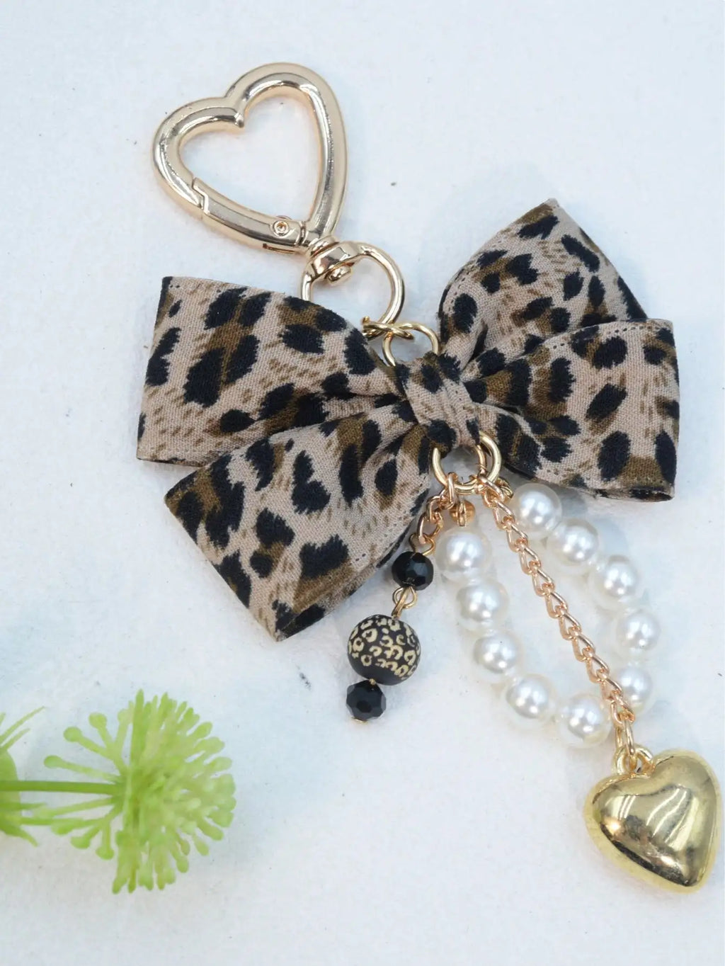Leopard Print Bow Keychain Heart Pendant Women's Bag Simple Charm Pearl Keychain Beaded Charm Gift For Women
