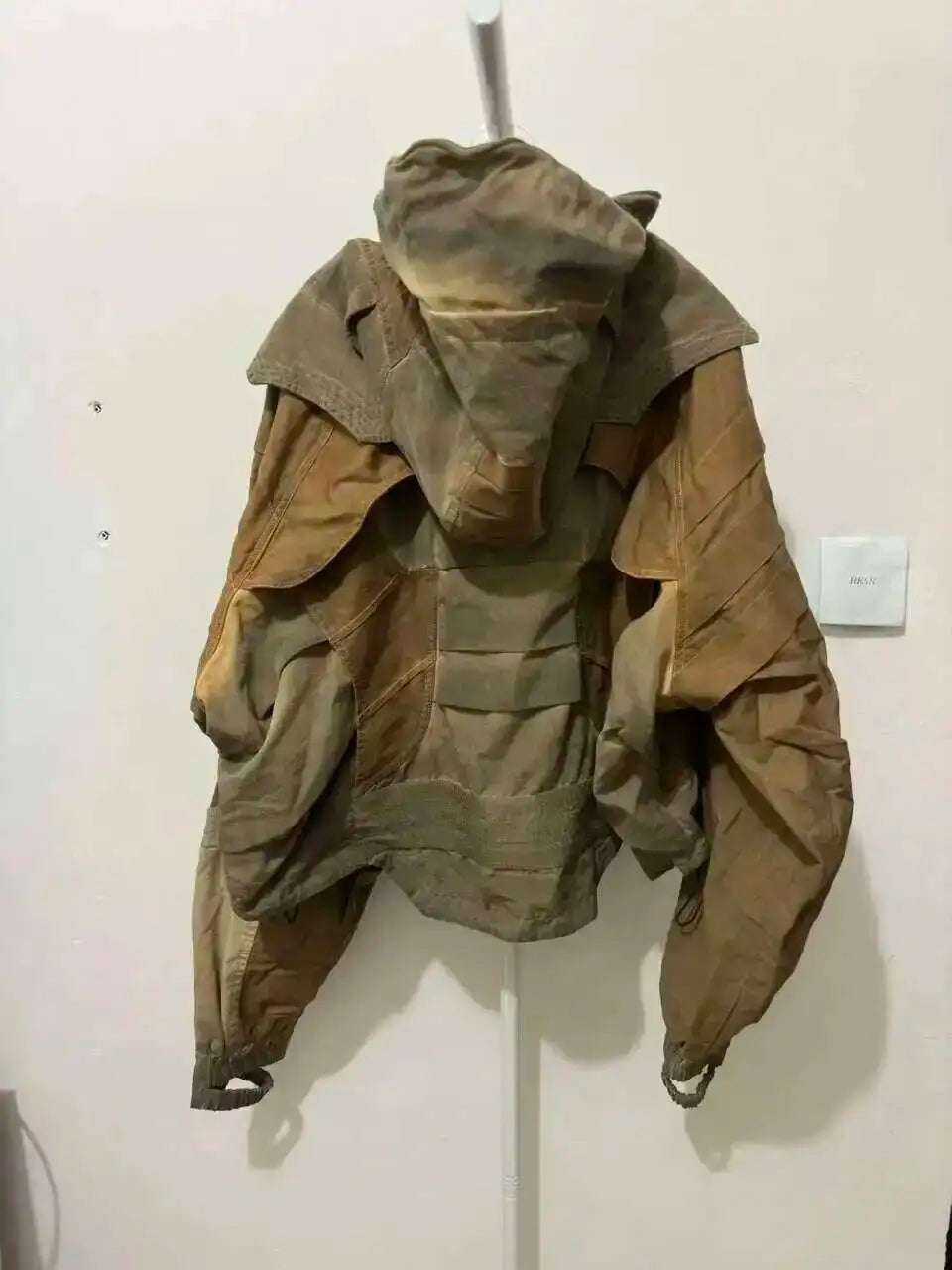 HKSH Autumn New Men's Hooded Distressed Patchwork Folded Waste Land Tactical Punk Techwear Shoulder Batwing Sleeve Jacket HK2392