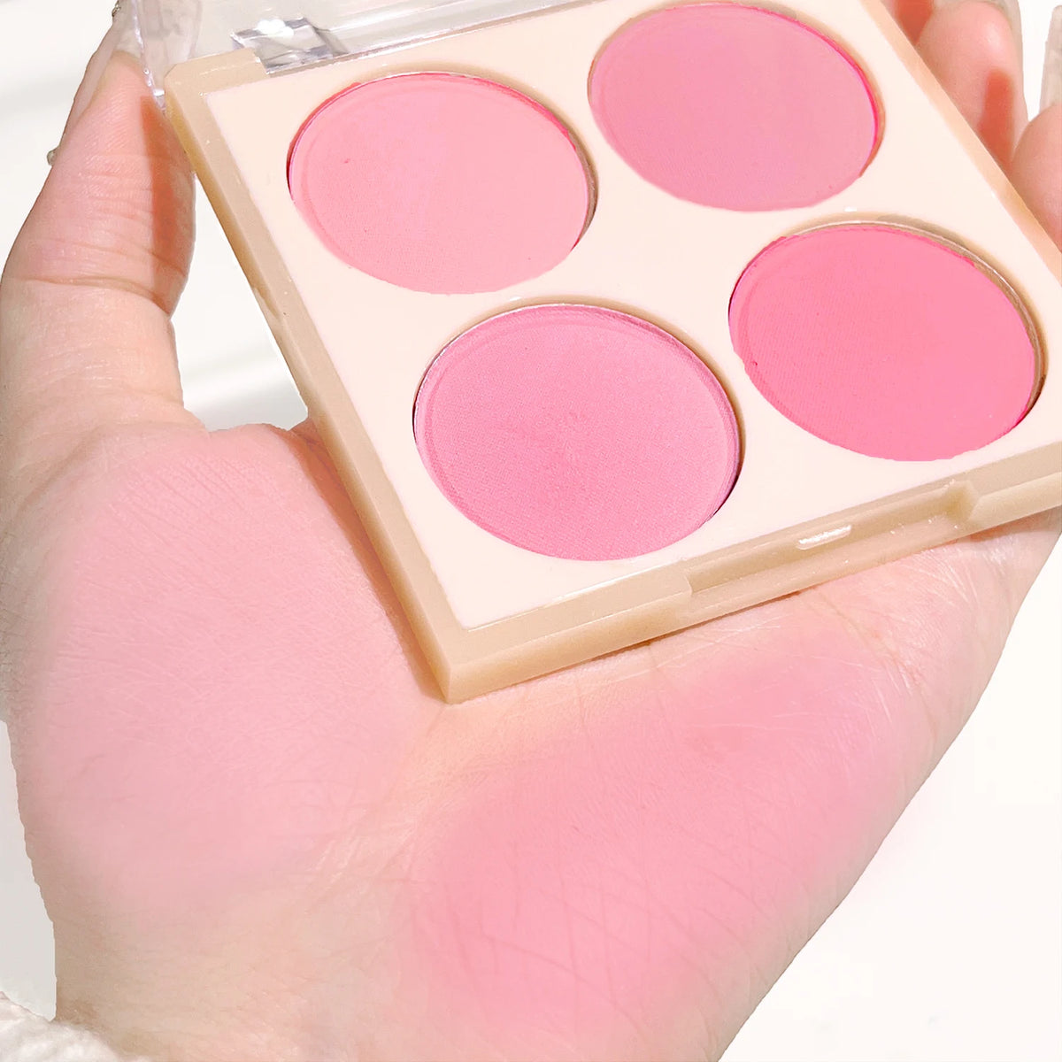Vibrant Girl Ice Cream Four-Color Blush; Brightening, Natural Bare Makeup Effect, Pigmented, Matte, Fine Texture