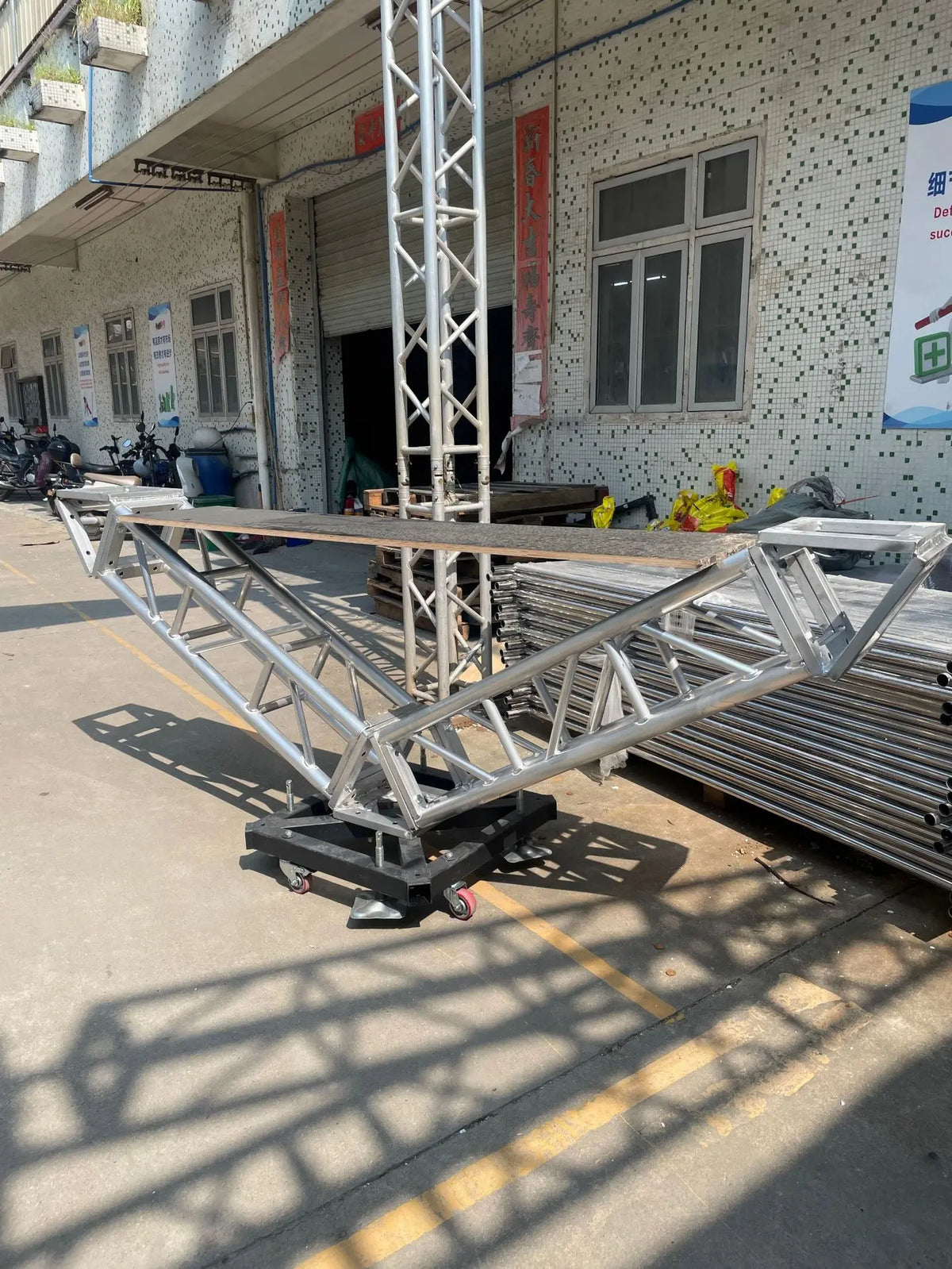 Removable aluminum alloy outdoor performance triangular square booth