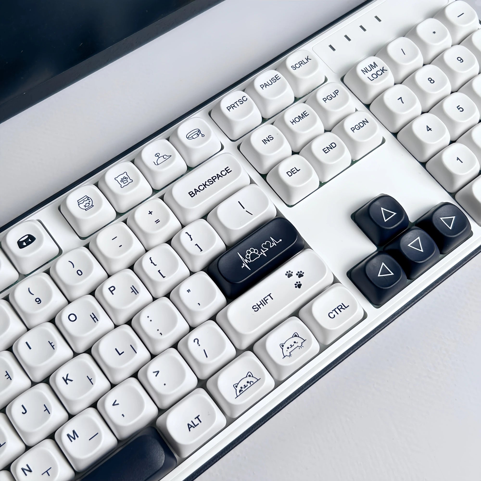 Strange Cat Cute Keycap English/Russian/Korean PBT MOA Minimalist Black and White Keycaps Lovely Kitten Mechanical Keyboard Caps