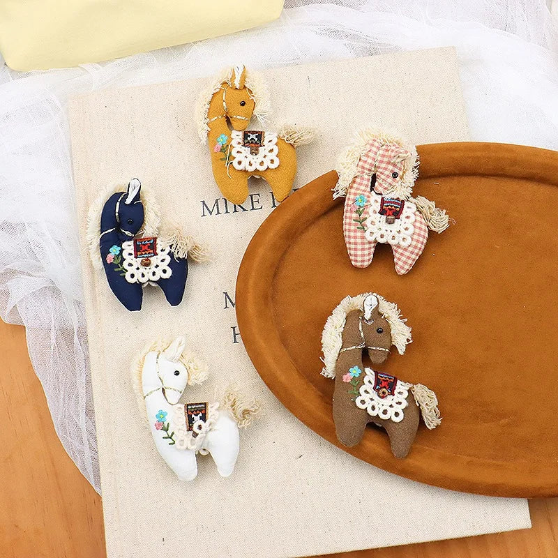 Adorable Pink Plaid Horse Brooch 3D Stuffed Fabric Embroidered Pony Pin for Girls Hair Clip Bag Charm Kawaii Animal Gift