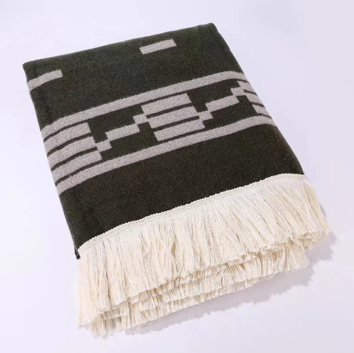 Men's Cape Fashionable Knitted Fringed Pullover Mantle Men Thickened Warm Large Shawl Wool-like Material Winter Season