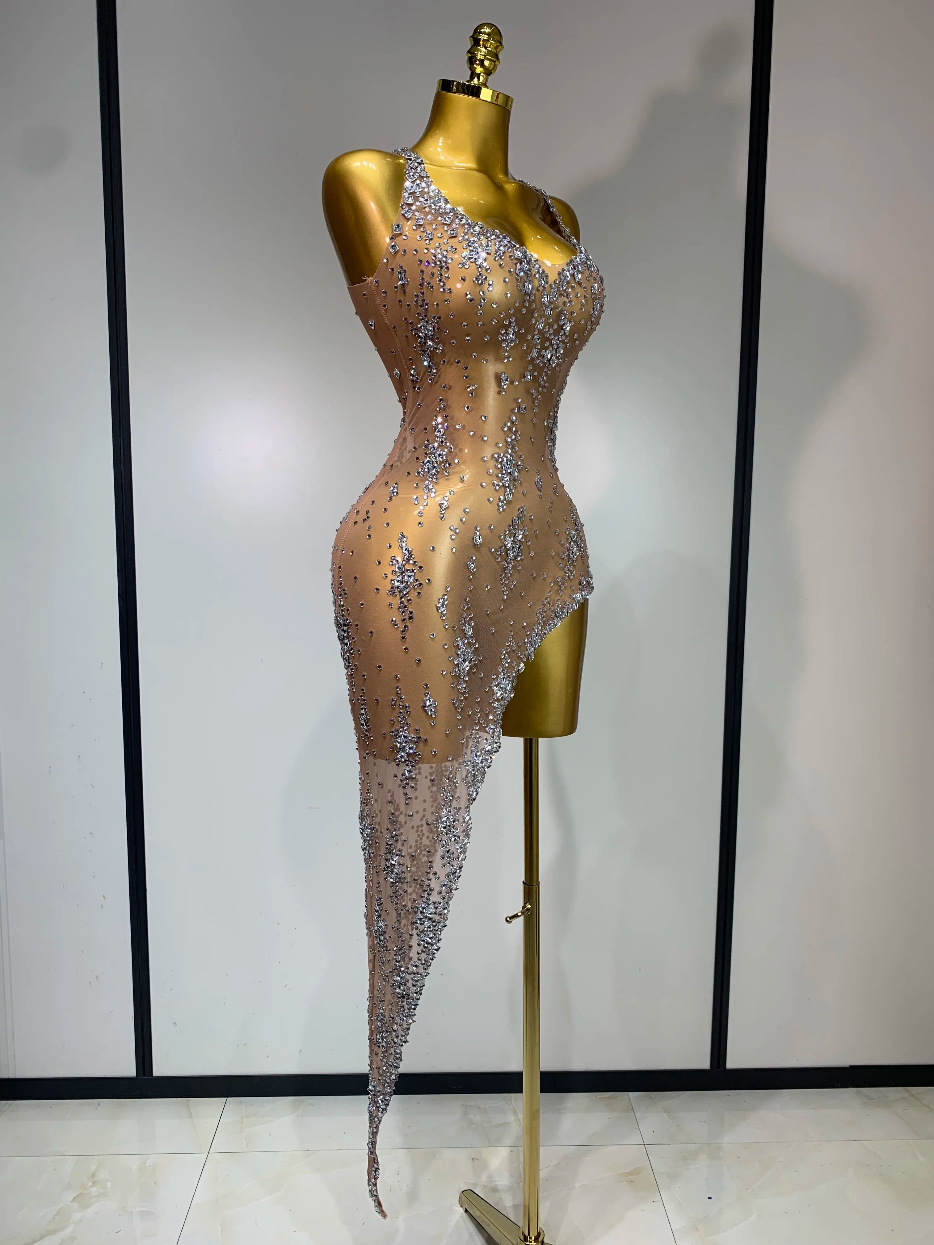 2025 Sparkly Rhinestone V Neck Stretch Mesh Sexy See Through Dress Women Elegant Party Celebrate Perform Costume Stage Outfit