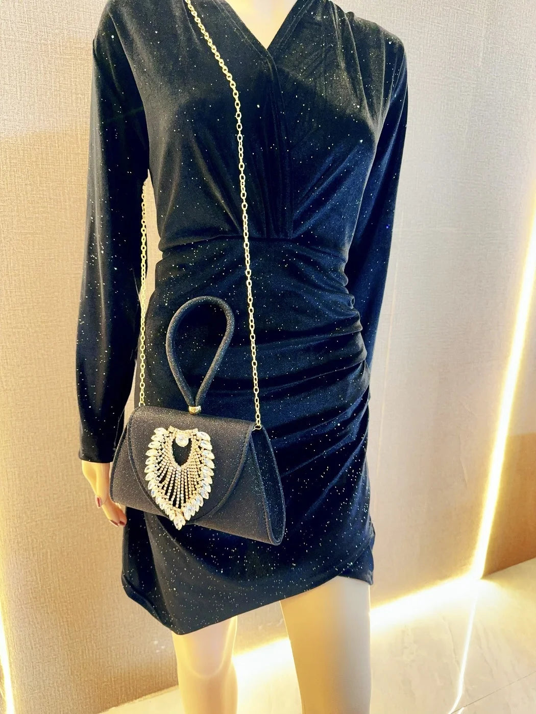 2025 Women Beaded Clutch Purses Vintage Rhinestone Evening Bag Glitter Sik Clutch Purse Ladies Dinner Flormal Crossbody Bag