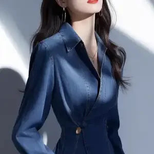 Chic and Unique Blue Denim Top 2025 Spring New French Waist-closing Shirt Versatile Pullover