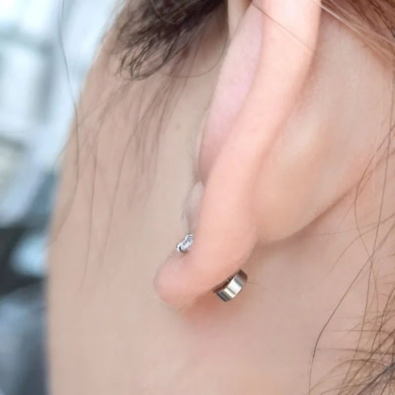 5/1pcs Magnetic No Piercing Required Earrings Adjustable Size Clip on Earrings 6-Prong Royal Crystal Design Perfect for Ear Bone