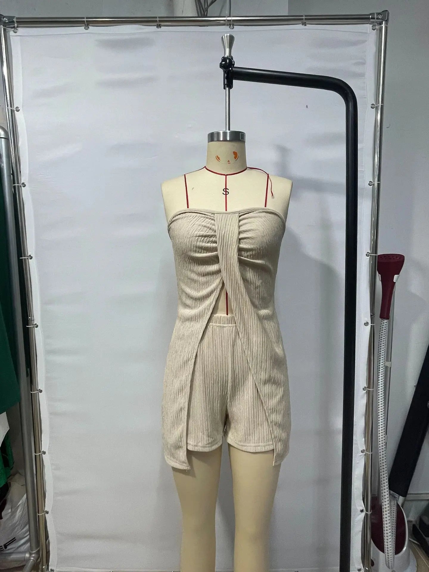 Wrapped Chest Top Shorts Two-piece Set Summer Women's New Solid Color Sleeveless Casual Long Slit Top Shorts Set Костюм Женский