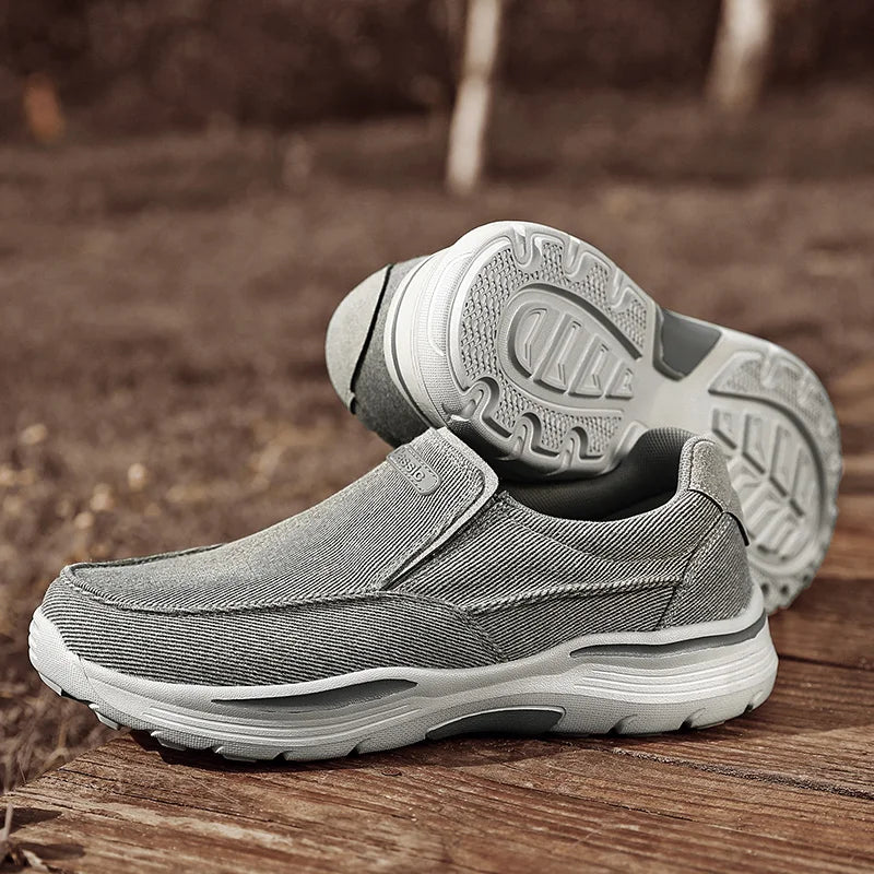 Men's Casual Shoes Canvas Breathable Loafers Men 2025 New Male Comfortable Outdoor Walking Shoes Classic Loafers Men Sneakers