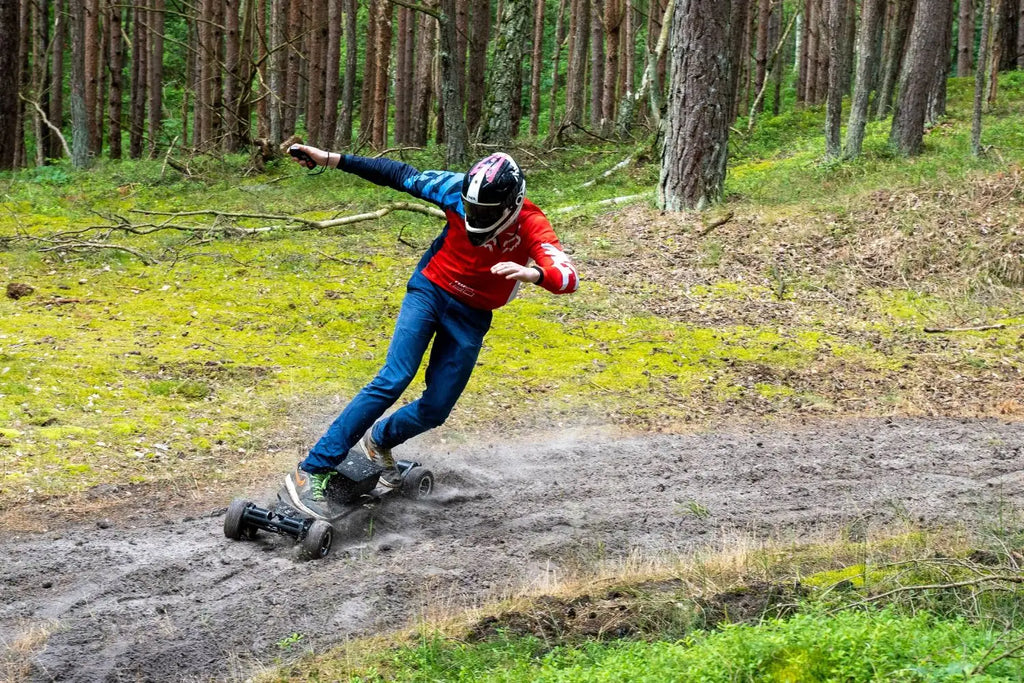 MEEPO Vader AWD Pro 7000W Electric Skateboard, 34mph 24mi 56% Hill Climb, 250kg Load IPX5, 3K Carbon 2.1h Charge