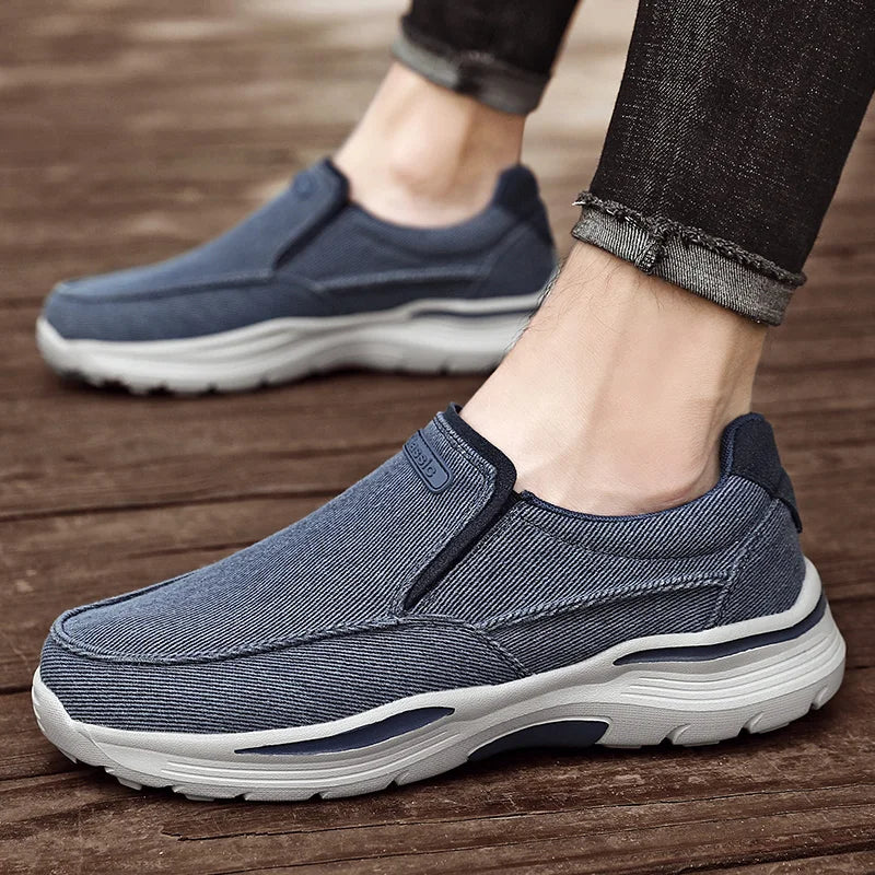Men's Casual Shoes Canvas Breathable Loafers Men 2025 New Male Comfortable Outdoor Walking Shoes Classic Loafers Men Sneakers
