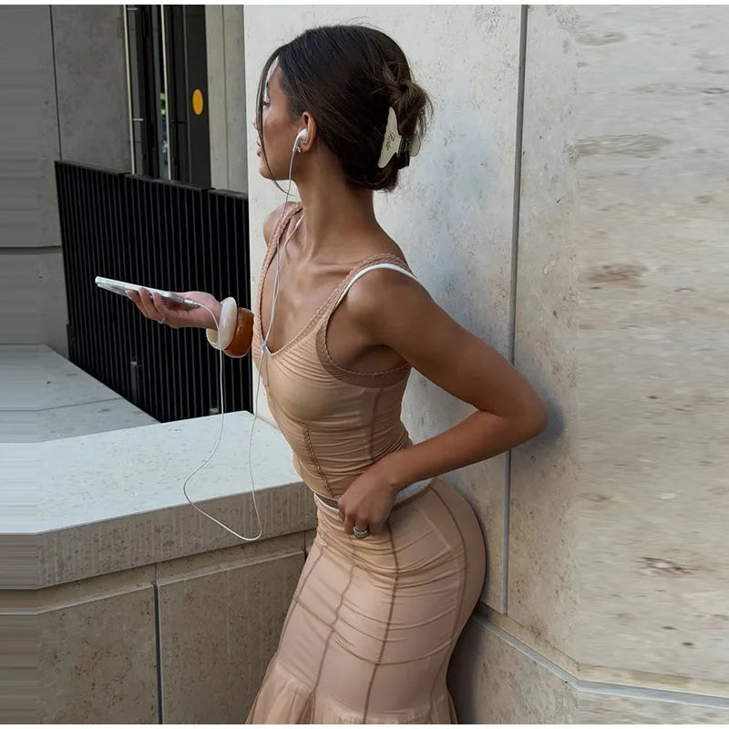 Scallop Trim V‑Neck Cropped Camisole Women's Two‑Piece Set Ruched Seam Midi Flared Skirt Contrast Ruffle Hem Skirt 2026 Vacation