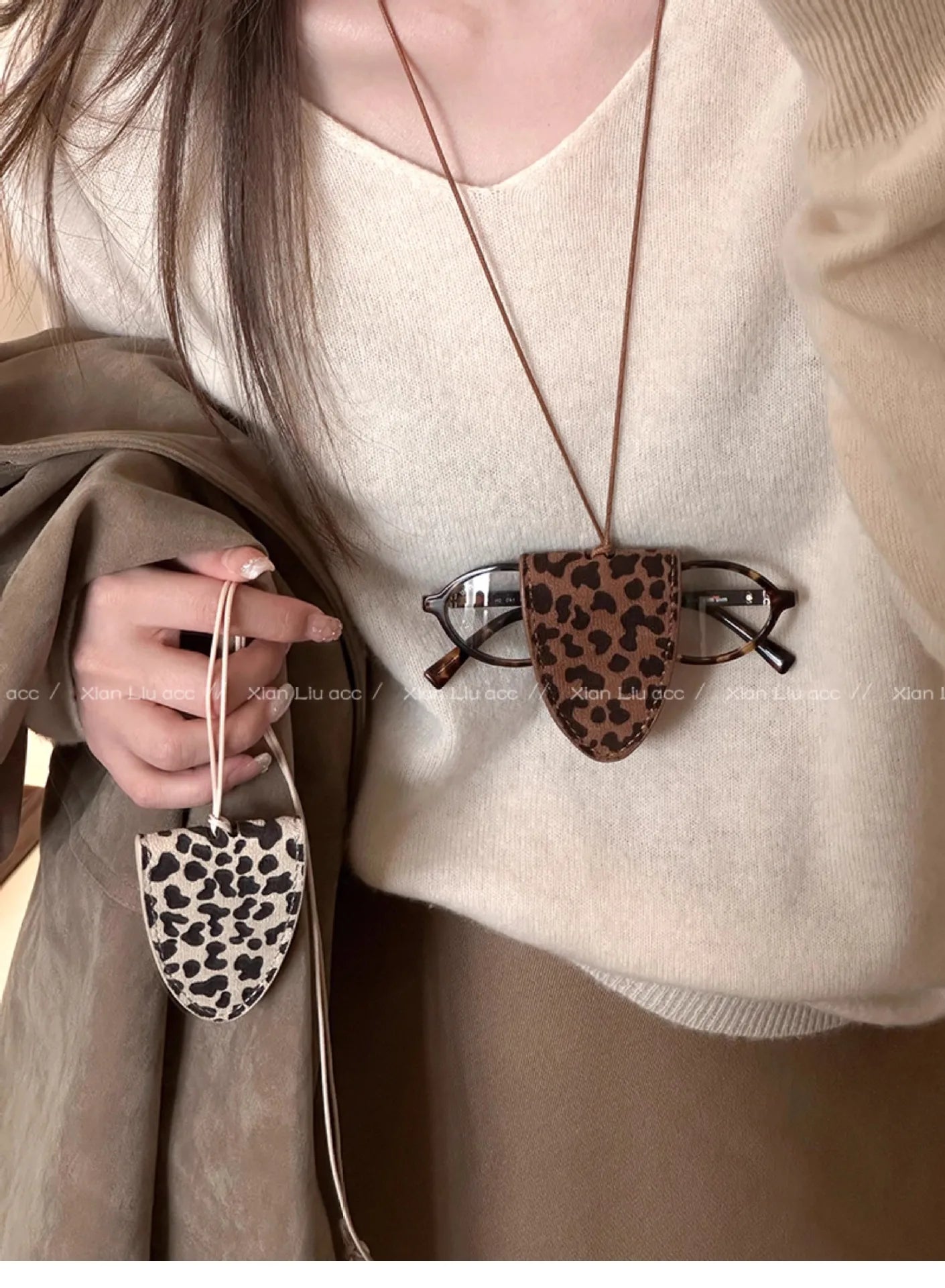 Leopard Print Eyeglasses Storage Bag Durable Hanging Neck Clip Easy Access Protection Simple Pendant Design