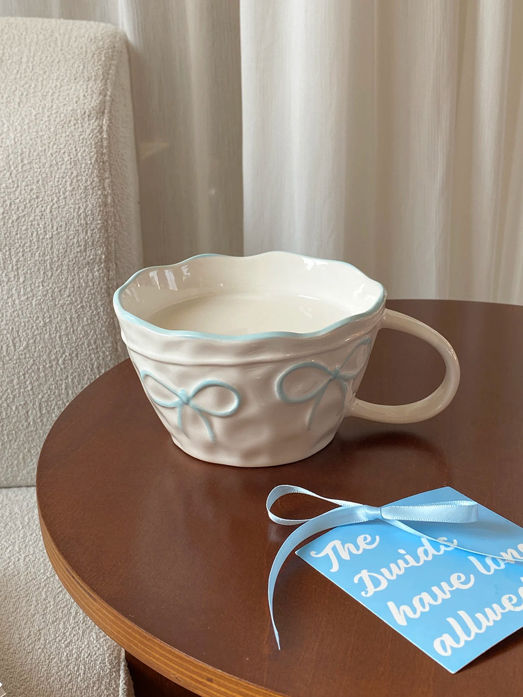 1Pc Ceramic Mug with Bowknot, Exquisite and Simple Design, Large Capacity Couple's Matching Mug, Suitable for Home Decoration, Home Drinking, Candlelight Dinner, Coffee Latte Art Cup, Holiday Gift, Exquisite Gift