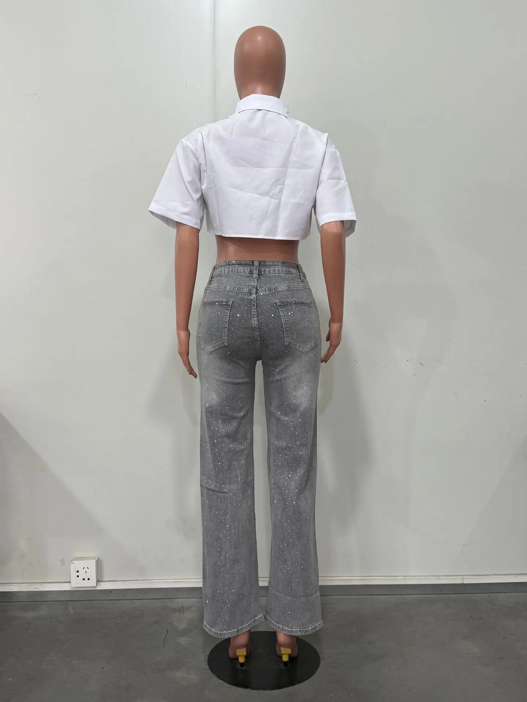 Women's Outfit Featuring Diamond-studded Washed Denim Pants Women's High-waisted Straight-leg Pants, and "hot Girl" Style Pants.