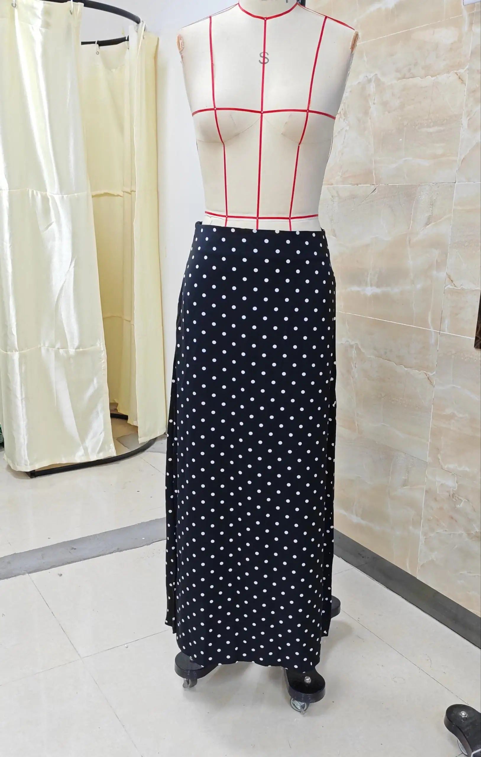 Women Polka Dot Maxi Skirt Elegant Bodycon A Line Flare Long Skirts Cute Dots Print Flowy Maxi Satin Skirt Vintage Streetwear