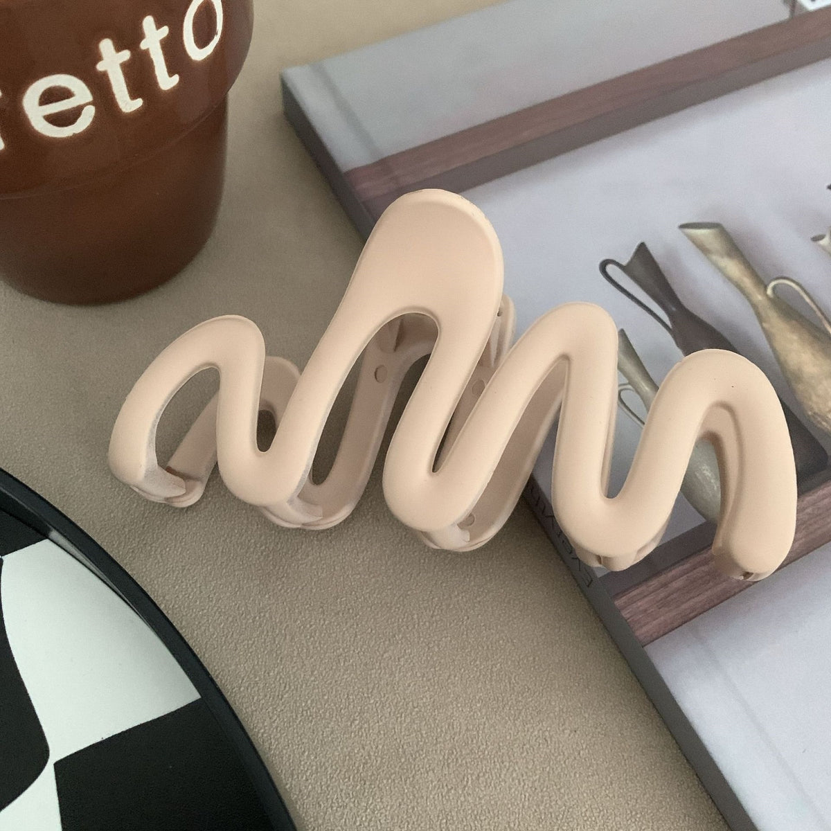 2023 New Trendy Curve Matt Hair Claw Clip Large Shark Crab Hair Clips Women Hair Accessories INS Female Back of Head Hairpin