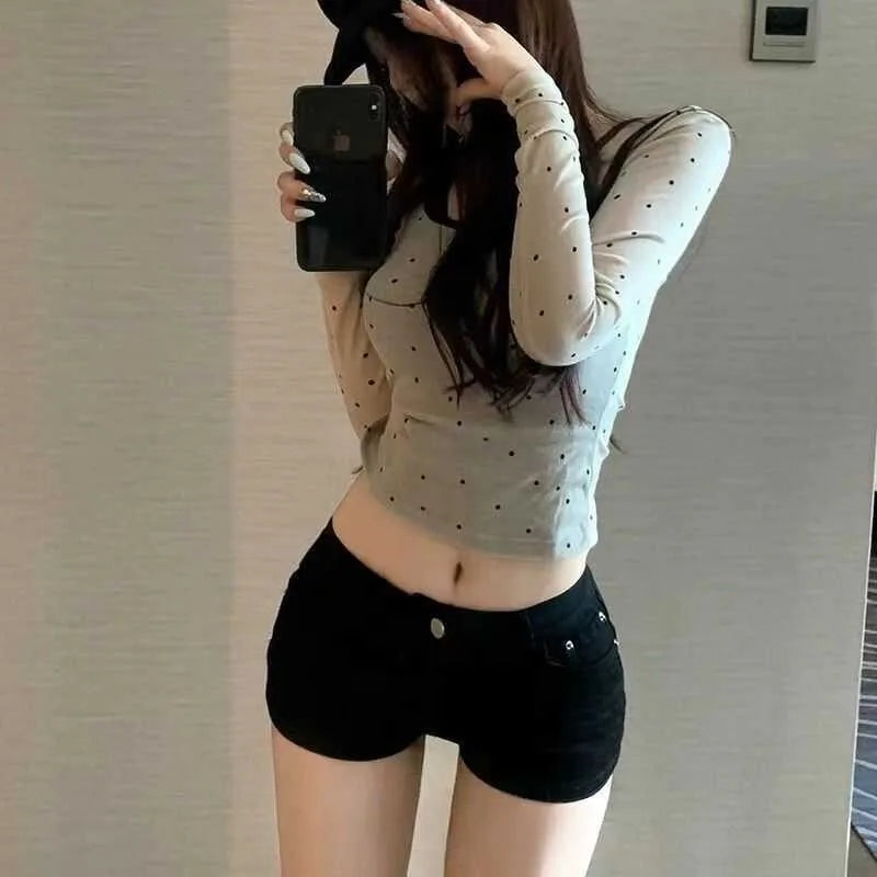 Women's high waisted black shorts versatile for spring and autumn, slim fit and slimming, hip hugging casual straight leg pants