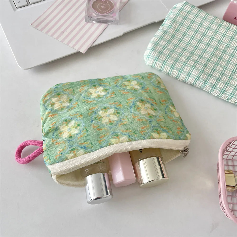 women's Coin Purses Korean Floral Countryside Style Sweet Kawaii Coin Purses Portable Lipstick ID Key Storage Bag Cosmetic Bag