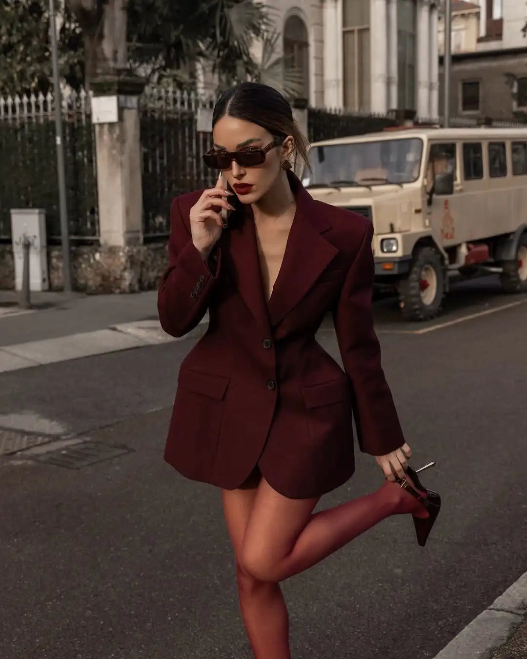 Burgundy Single-Breasted Cinched Waist Blazer, Tailored Hourglass Fit Peak Lapel Jacket, Sophisticated Office & Evening Wear