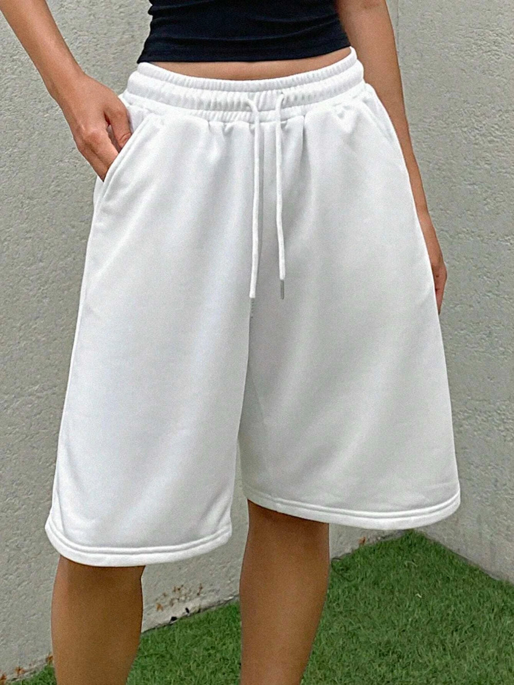 Women's Casual Versatile Stretch Drawstring Waist Loose Shorts Summer Sweater Shorts Fashionable Loose Sports Pants