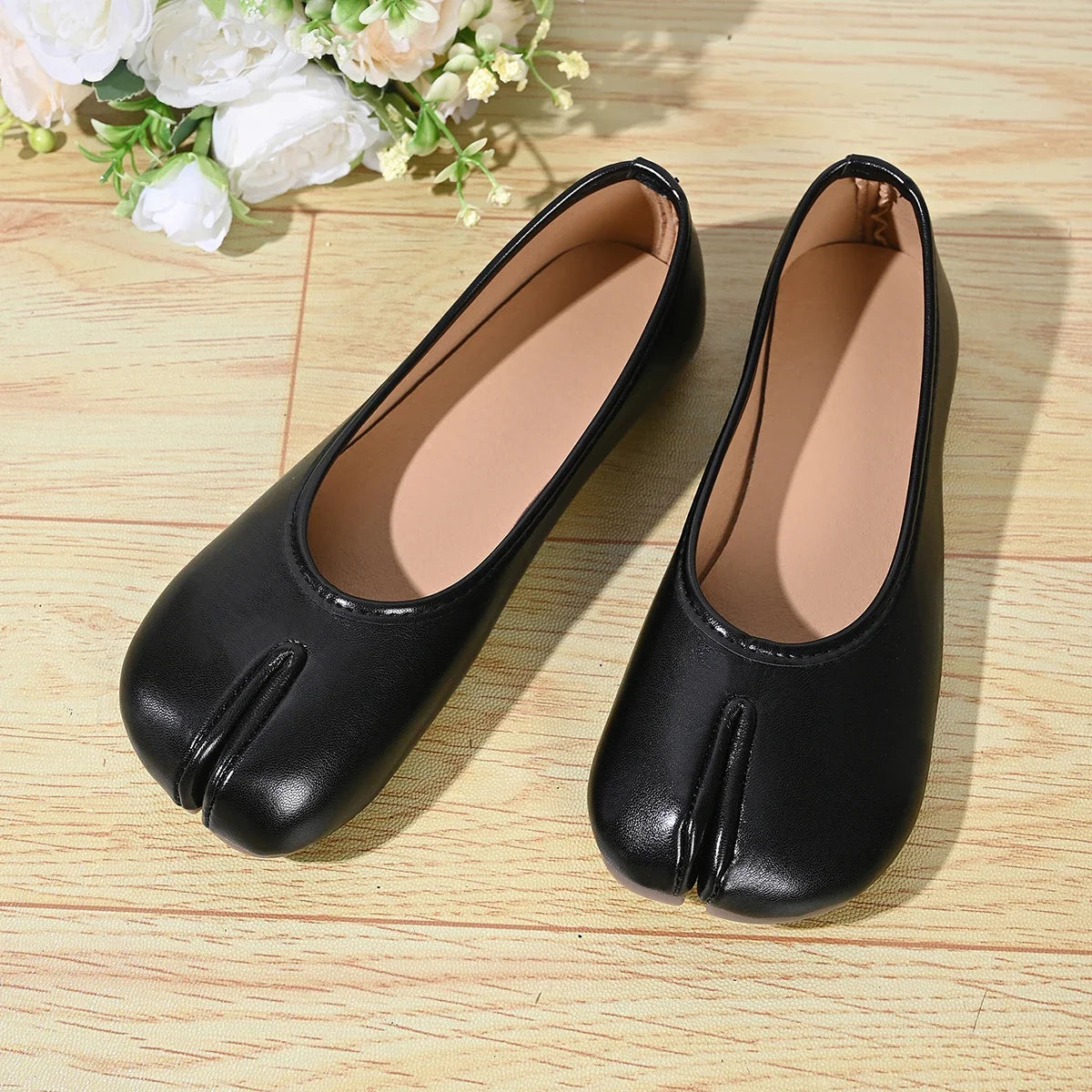 Japanese Style Tabi Ninja Shoes Women Cozy Leather Flats Split Hoof Toe Loafers Femme Mary Jeans Mocasines Ladies Ballerina Shoe