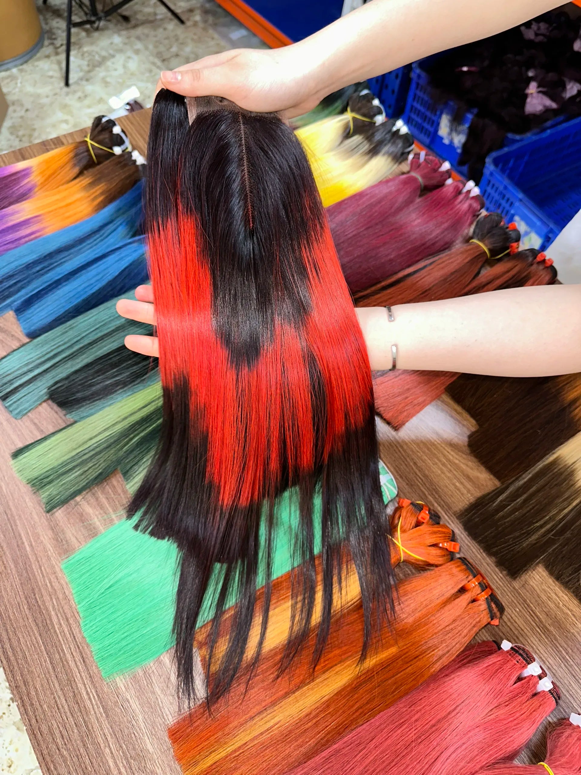 Wholesale Mix Color Bonestraight Bundles Raw Vietnamese Human Hair for Black Women Female Model 1