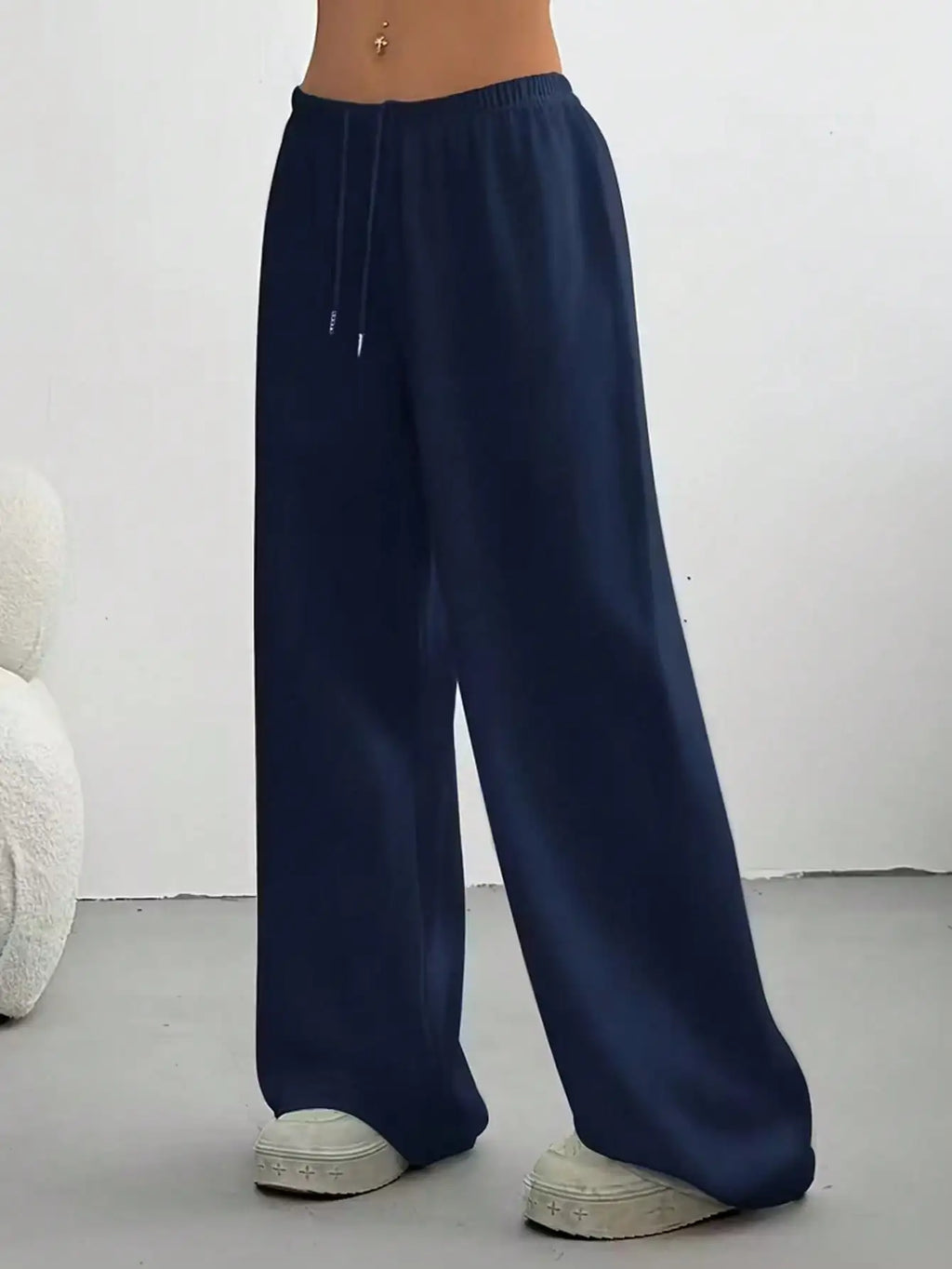 Ladies' casual wide-leg jogging pants, featuring a drawstring elastic waistband, comfortable and loose fit, and a popular style
