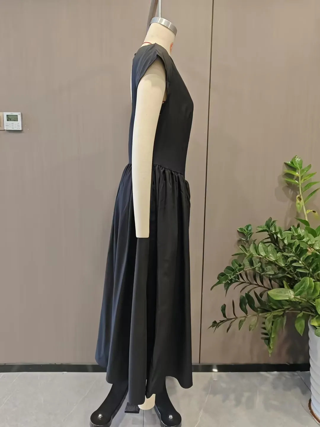 Summer French Pure Lust Fashion Dress Women's Temperament Elegant Solid Color Waist Slim High Waist Sleeveless Back Hollow Dress