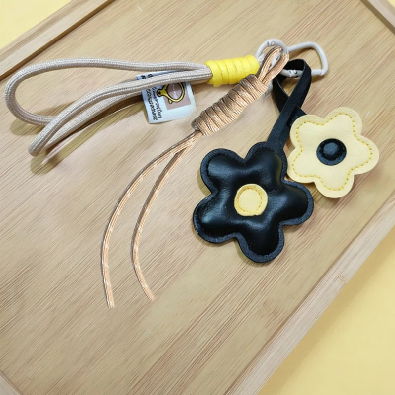 PU Leather Sunflower Keychain Cartoon Five Petal Flower Car Keyring Fashion Bag Pendant Contrasting Accessory
